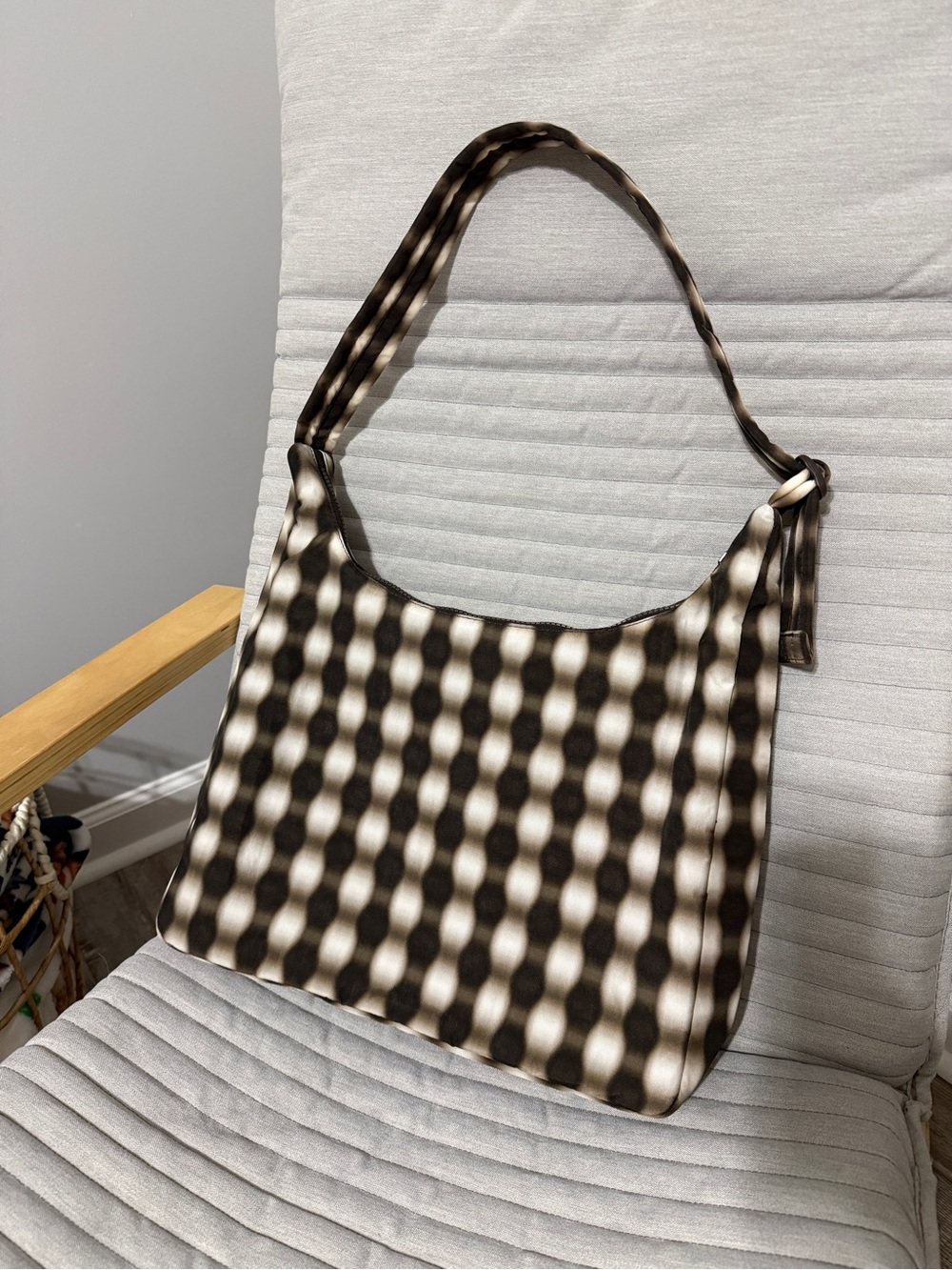 Baggu Nylon Shoulder Bag in Blurred Gingham
